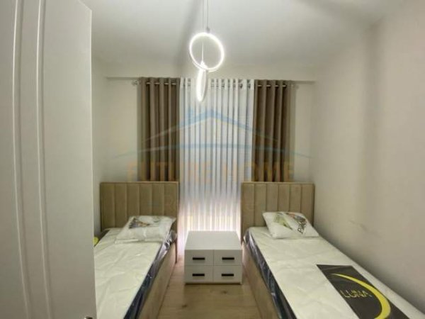 Tirane, jepet me qera apartament 2+1+BLK Kati 4, 106 m² 1.100 Euro (rruga e barrikadave)