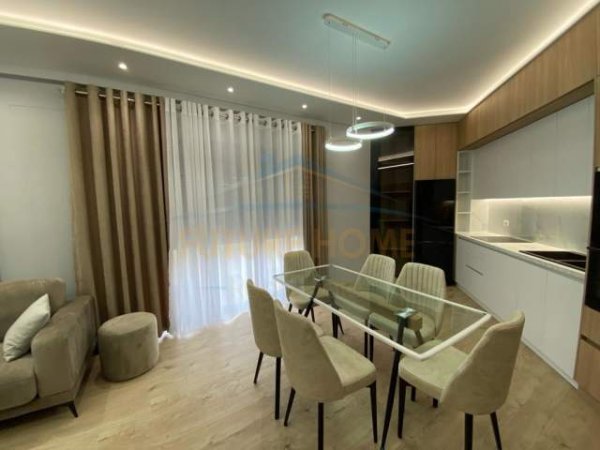 Tirane, jepet me qera apartament 2+1 Kati 4, 106 m² 1.100 Euro (Rruga e Barrikadave)