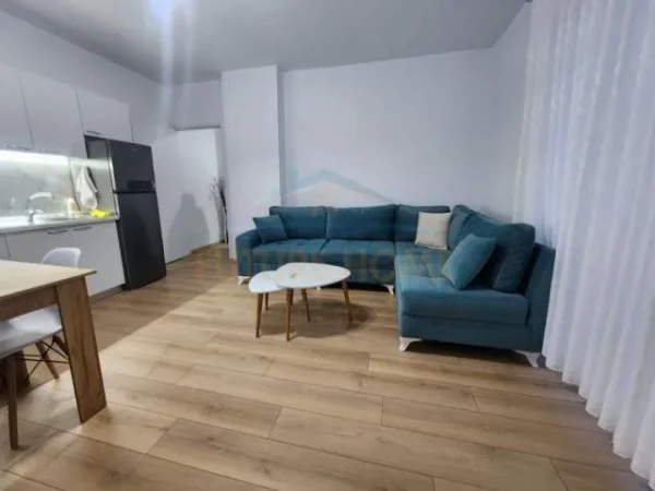 Tirane, jepet me qera apartament 1+1+BLK Kati 5, 71 m² 550 Euro (Rruga barrikada)