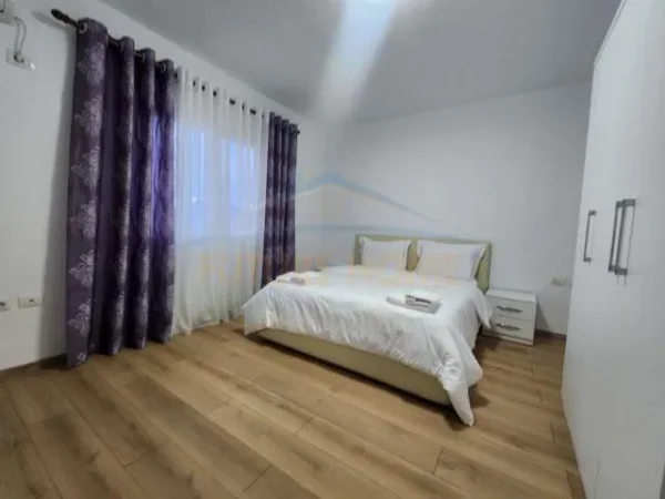 Tirane, jepet me qera apartament 1+1+BLK Kati 5, 71 m² 550 Euro (Rruga barrikada)