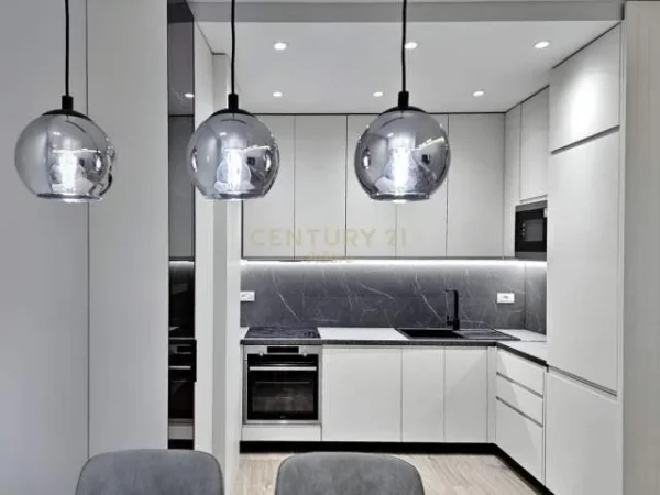 Tirane, jepet me qera apartament Kati 1, 100 m² 1.100 Euro (teg)