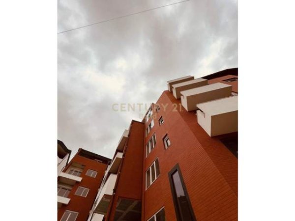 Tirane, shitet apartament 1+1 Kati 1, 74 m² 74.080 Euro (Xhon Belushi)