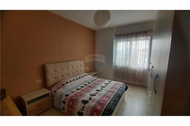 Tirane, jepet me qera apartament 2+1 Kati 3, 85 m² 420 Euro (Rruga Rrapo Hekali)