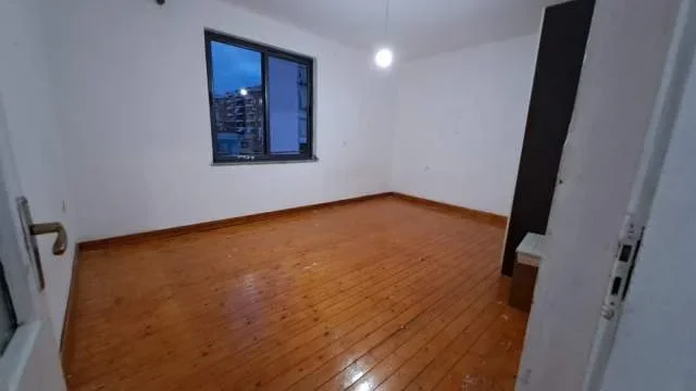 Tirane, shitet apartament 2+1+BLK Kati 5, 78 m² 124.000 Euro (rruga e Kavajes)
