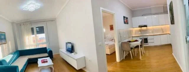 Tirane, jepet me qera apartament 1+1+BLK Kati 2, 65 m² 500 Euro (Rruga 5 Maji, Tirana)