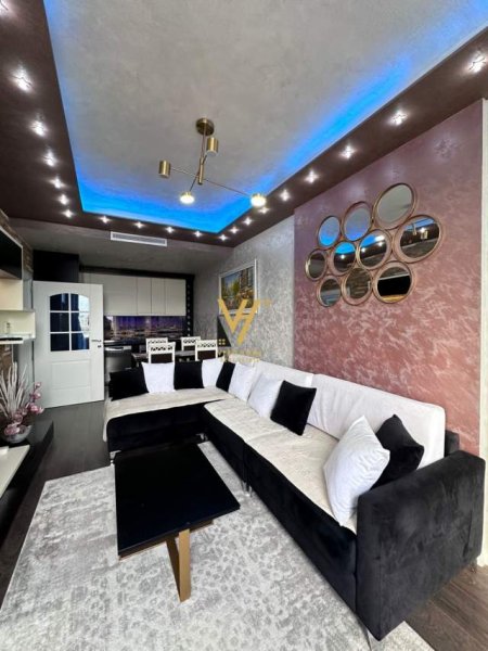 Tirane, jepet me qera apartament 2+1+BLK Kati 4, 94 m² 1.000 Euro (KOPSHTI BOTANIK)