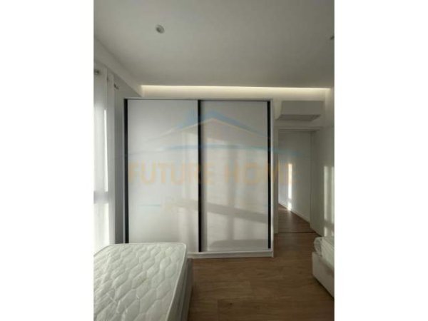 Tirane, jepet me qera apartament 2+1+BLK 110 m² 1.000 Euro (Rruga e Kavajes)