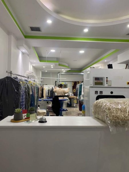 Tirane, jepet me qera ambjent biznesi Kati 0, 66 m² 90.000 Leke (Komuna e Parisit)