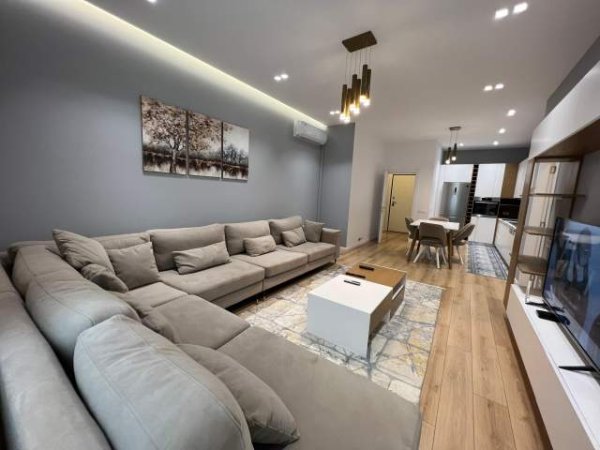 Tirane, jepet me qera apartament Kati 5, 126 m² 1.100 Euro (Square 21)