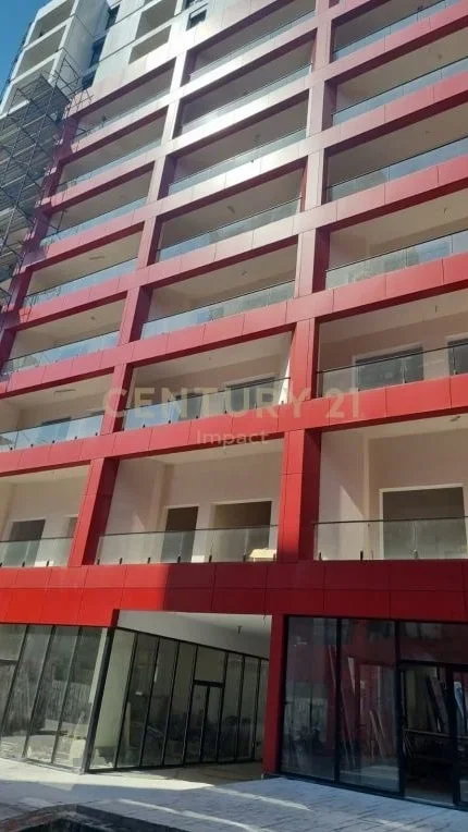 Tirane, jepet me qera apartament 2+1 Kati 1, 118 m² 600 Euro (Rruga e Dibres, kompleksi Arlis, Farmacia 10)