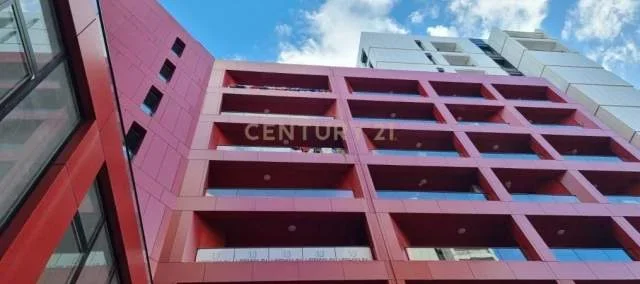 Tirane, jepet me qera apartament 2+1 Kati 1, 118 m² 600 Euro (Rruga e Dibres, kompleksi Arlis, Farmacia 10)