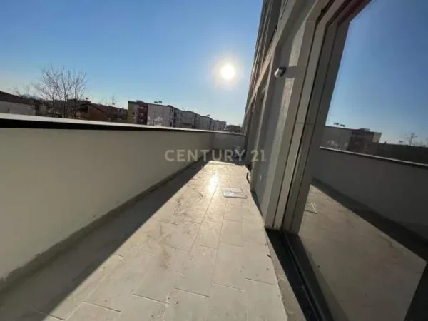 Tirane, jepet me qera apartament 2+1 Kati 1, 126 m² 600 Euro (Rruga Kongresi i Manastirit Tirana, Albania)