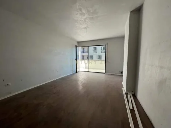 Tirane, jepet me qera apartament 2+1 Kati 1, 126 m² 600 Euro (Rruga Kongresi i Manastirit Tirana, Albania)