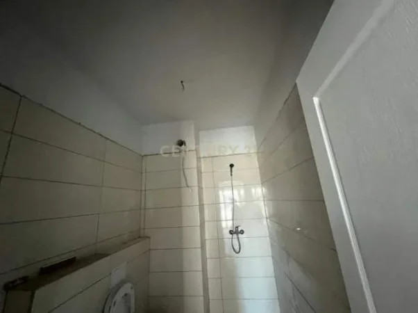 Tirane, jepet me qera apartament 2+1 Kati 1, 126 m² 600 Euro (Rruga Kongresi i Manastirit Tirana, Albania)