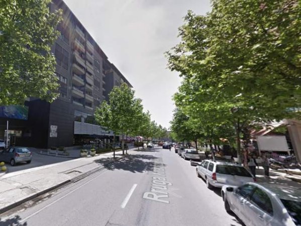 Tirane, shitet apartament 1+1+BLK Kati 4, 74 m² 105.000 Euro (Rruga Xhenfize Keko)