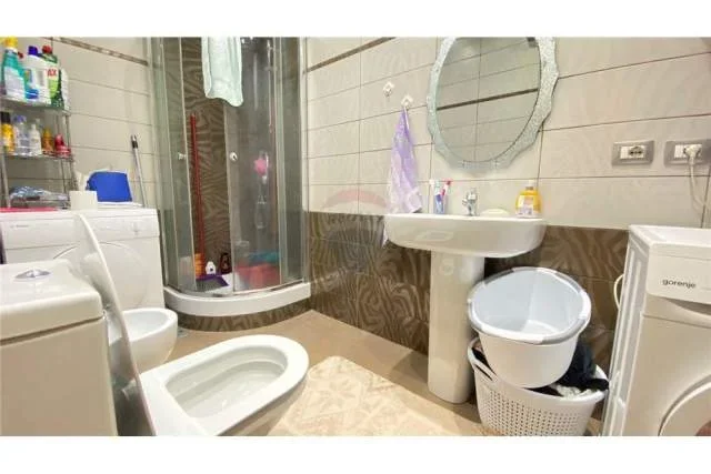 Tirane, jepet me qera apartament 2+1+BLK Kati 4, 90 m² 550 Euro (Te Ring Center)