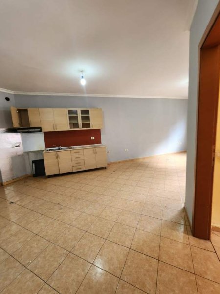 Tirane, shes apartament 2+1+BLK Kati 6, 110 m² 190.000 Euro (rruga e elbasanit)