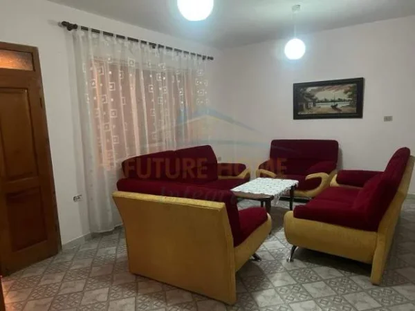 Tirane, jepet me qera apartament 3+1 Kati 1, 137 m² 370 Euro (Ali Demi)