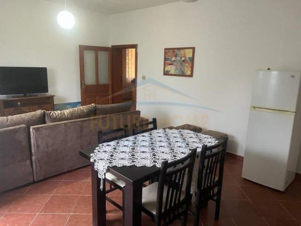 Tirane, jepet me qera apartament 3+1 Kati 1, 137 m² 370 Euro (Ali Demi)