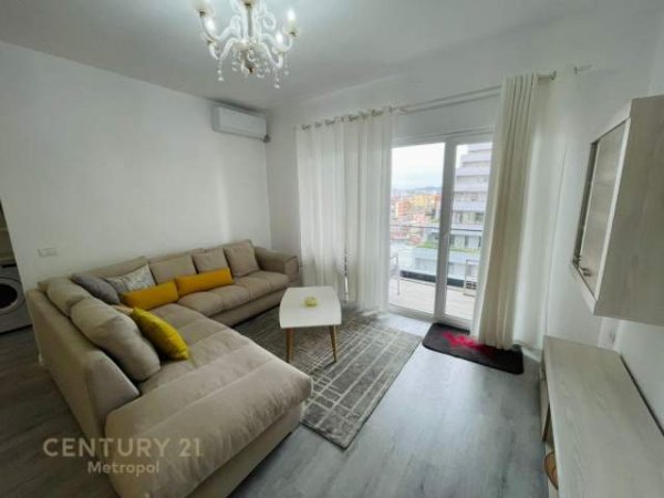 Tirane, jepet me qera apartament 1+1+BLK Kati 9, 75 m² 450 Euro (Rruga 5 Maji)