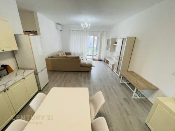 Tirane, jepet me qera apartament 1+1+BLK Kati 9, 75 m² 450 Euro (Rruga 5 Maji)