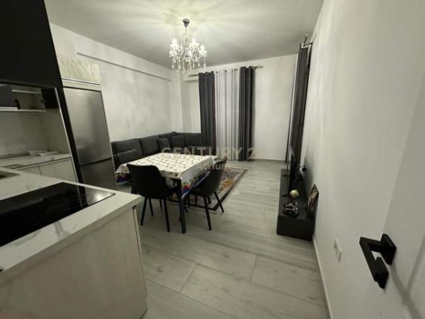 Tirane, shitet apartament 2+1+BLK Kati 3, 92 m² 140.000 Euro (Rruga e Dibrës)