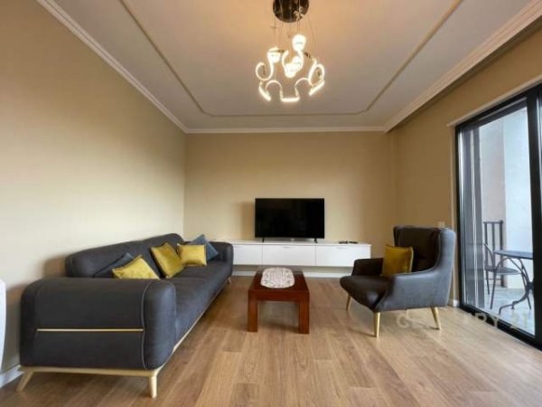 Tirane, jepet me qera apartament 120 m² 900 Euro (liqeni)