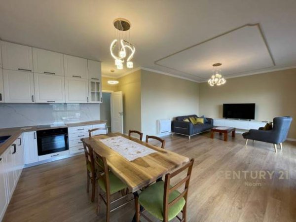 Tirane, jepet me qera apartament 120 m² 900 Euro (liqeni)