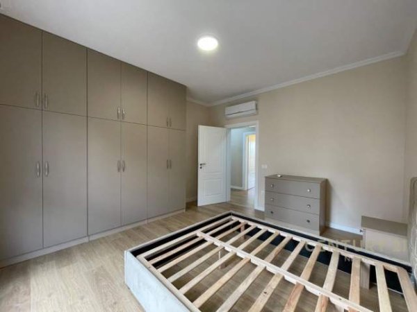 Tirane, jepet me qera apartament 2+1+BLK Kati 2, 120 m² 900 Euro (Liqeni i Thatë)