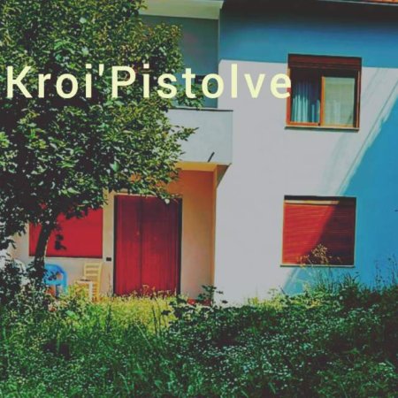 Kruje, jepet me qera Vile Kati 1, 280 m² 200 Euro (vrana konti)