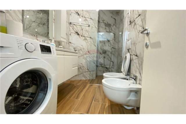 Tirane, jepet me qera apartament 1+1+A Kati 3, 67 m² 600 Euro