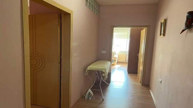 Pogradec, shes apartament 2+1+BLK Kati 7, 6.621 m² 65.000 Euro (Shetitorja Liqenit)