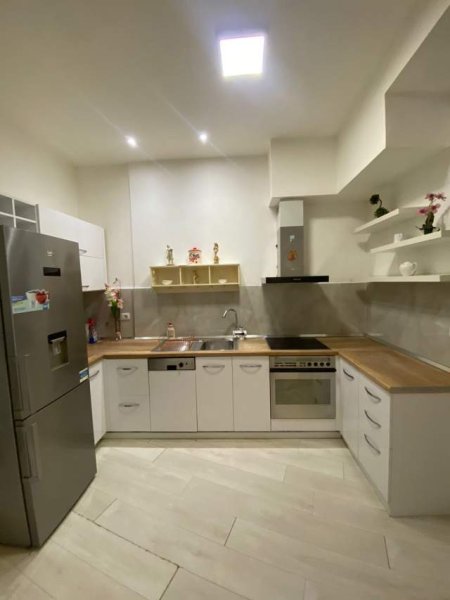 Tirane, shitet apartament  2+2wc ,100 m² 144.000 Euro (Liqeni i Thate)