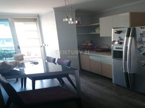 Tirane, shitet apartament 2+1+BLK Kati 8, 109 m² 122.000 Euro (Rruga Xhanfize Keko Tirana, Albania)