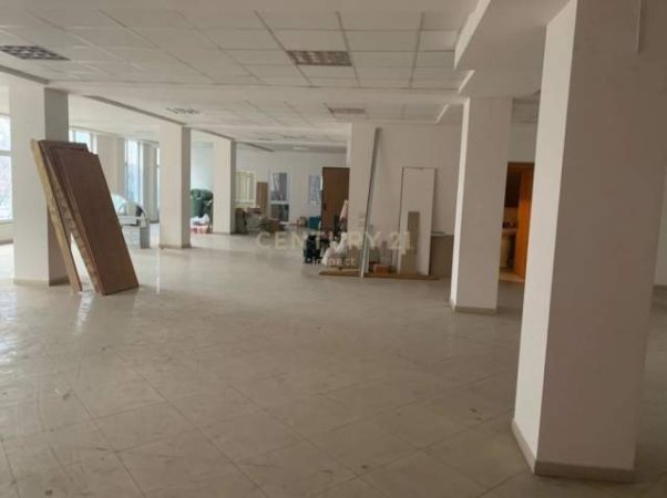 Tirane, shitet ambjent biznesi Kati 1, 364 m² 560.000 Euro (Rruga 5 Maj)