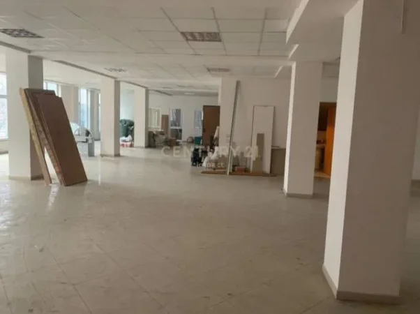 Tirane, shitet ambjent biznesi Kati 1, 364 m² 560.000 Euro (Rruga 5 Maj)