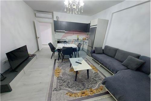 Tirane, shitet apartament Kati 4, 91 m² 140.000 Euro (Rruga e Dibres)