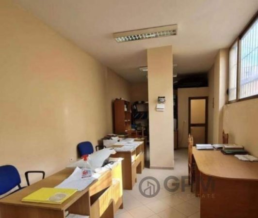 Tirane, jepet me qera zyre Kati 0, 42 m² 200 Euro mbrapa Ministris se Drejtesis