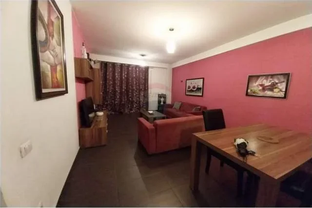 Tirane, jepet me qera apartament 2+1 Kati 2, 109 m² 600 Euro (Rruga e Durresit)