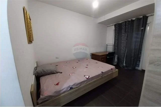Tirane, jepet me qera apartament 2+1 Kati 2, 109 m² 600 Euro (Rruga e Durresit)