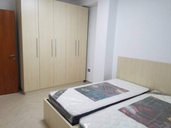 Tirane, jepet me qera apartament 1+1+BLK Kati 2, 60 m² 380 Euro (Myslym Shyri)