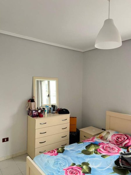 Tirane, jepet me qera apartament Kati 5, 62 m² 450 Euro (Sheshi Wilson)