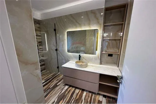 Tirane, jepet me qera apartament 2+1+BLK Kati 1, 120 m² 1.000 Euro (Liqeni i Farkes)