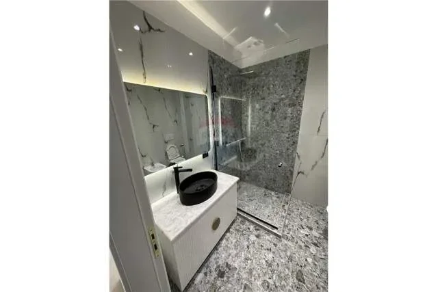 Tirane, jepet me qera apartament 2+1+BLK Kati 1, 120 m² 1.000 Euro (Liqeni i Farkes)