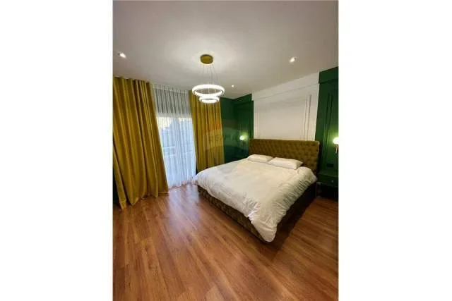 Tirane, jepet me qera apartament 2+1+BLK Kati 1, 120 m² 1.000 Euro (Liqeni i Farkes)