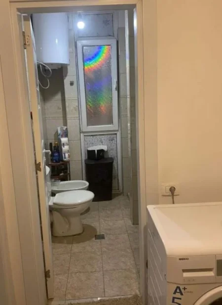 Tirane, jepet me qera apartament 1+1+BLK Kati 5, 55 m² 450 Euro (Rruga Ana Komnena, Tirana)