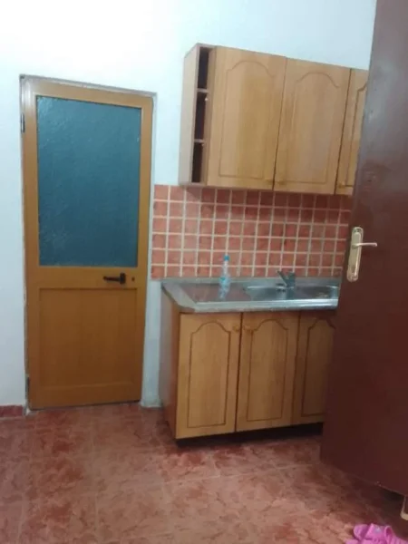 Tirane, jepet me qera apartament 2+1 Kati 1, 60 m² 40.000 Leke (vellezeri manastirliu)