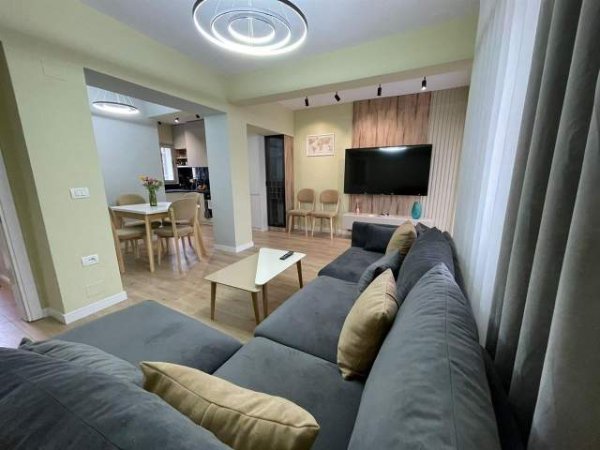 Tirane, shes apartament 2+1+BLK Kati 3, 85 m² 135.000 Euro (rruga bardhyl)