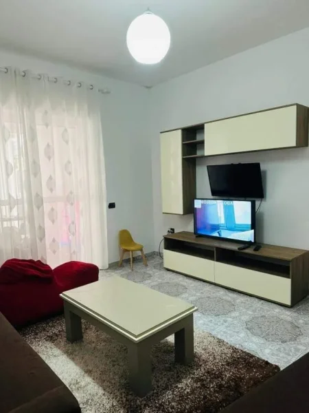 Tirane, jepet me qera apartament Kati 1, 65 m² 30.000 Leke (prane UET)