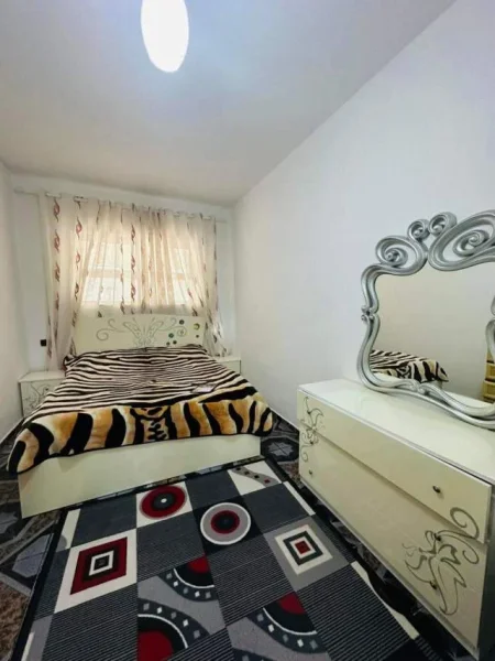 Tirane, jepet me qera apartament Kati 1, 65 m² 30.000 Leke (prane UET)
